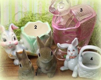 1 Vintage Bunny Rabbit Figurine
