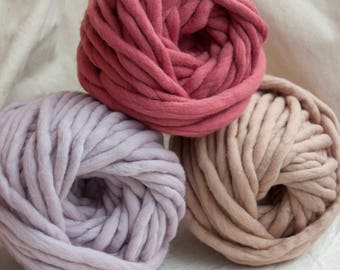Very Thick Yarn. Super Chunky Yarn. Handspun Merino. Merino Wool Yarn.. Super Bulky Yarn