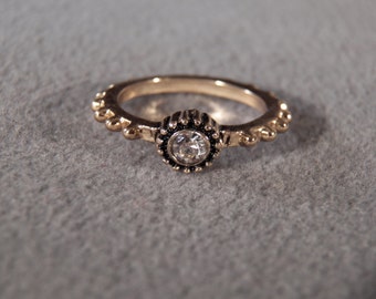 Vintage Yellow Gold Tone Round Rhinestone Fancy Raised Relief Scrolled Eternity Wedding Band Ring, Size 6.5