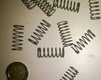 361) set of 30 metal springs