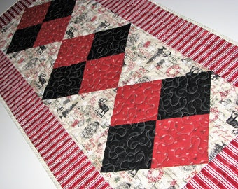 Christmas Quilted Table Runner, Rustic Vintage Holiday Table Mat, Red Black Cream Christmas Table Quilt, 17 in. x 39 in., Quiltsy Handmade