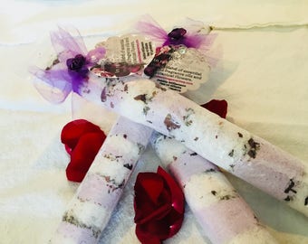 spa in a bag// in Relax// Epsom Salts //Dead sea Salt// Essential oil//Fragrance oil//Bath bomb// Botanical flowers//Shea butter// 10 oz