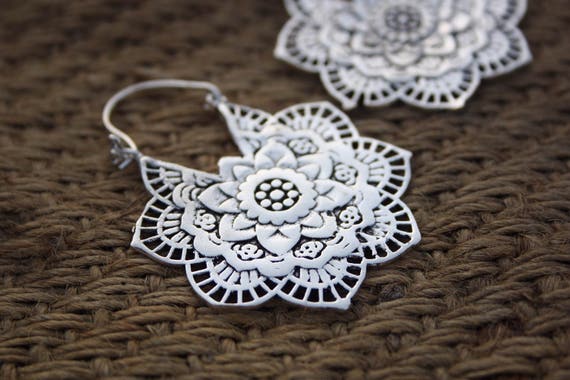 LOTUS FLOWER EARRINGS - Indian earrings - Ethnic jewelry - Tribal jewelry - Antique bronze - Sacred Geometry - Lotus - Flower of life