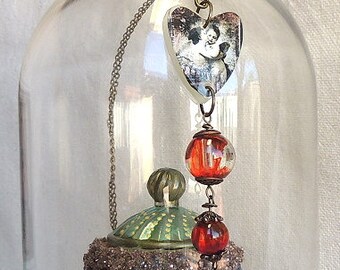 Resin pendant - necklace