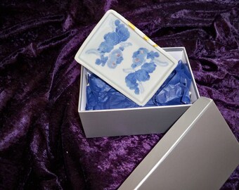 Kintsugi on Japanese,antique Kakuzara dish.