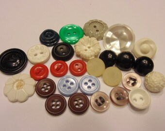 28 piece vintage button mix, 11-22 mm (B4)
