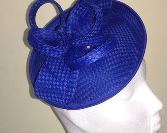 Headdress with blue thread Betsy loop