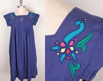 vintage embroidered dress // pockets