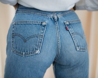 Vintage levi's 501 25" medium wash