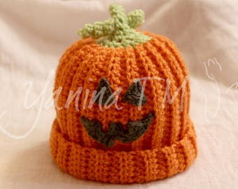 Kids Halloween pumpkin hat (crochet) with a vine and a leaf, 9-12 months