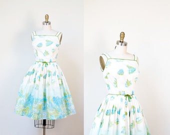 1950s Novelty Print Dress / 50s Tropical Border Print Sundress