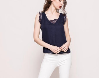 Women's blouse with lace