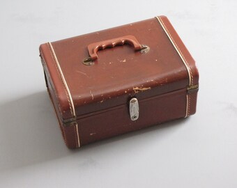 Vintage Brown Carry On / Train Case / Luggage