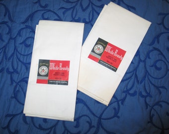 NOS Pair of Pillow Cases-"Cavencraft- White Beauty" -Deadstock-New Original Tag-
