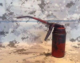 1960s Wesco Trigger Pump Oil Can. Retro Auto Accessories. Vintage Car Accessories. Retro Car Care. Vintage Oiler. Retro Garage Oil Can.