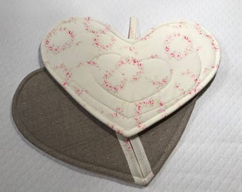 Gloves heart shaped potholders