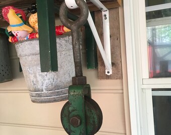 Vintage Metal Eye Hook and Pulley Vintage Hardware Vintage Tools Farmhouse Chic Decor Industrial Decor