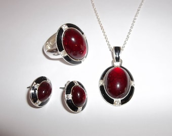 Costume Jewelry Set Adjustable Stretch Ring Earrings and Necklace with Charm Pendant Red Black Silver and White Rhinestone Lot wvluckygirl
