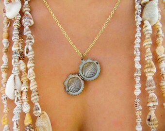 Beach Jewelry, Beach lover gift, Surfer Jewelry, lockets, locket necklace, ocean lover jewelry, ocean jewelry, ocean lover gift, clamshell