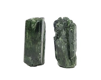 Emerald Green Chrome Diopside Gemstone Rough, 2 Jewelry Points, Lapidary Rough, Semiprecious gem, DIY Craft Jewel, Semi Precious Geo Gem