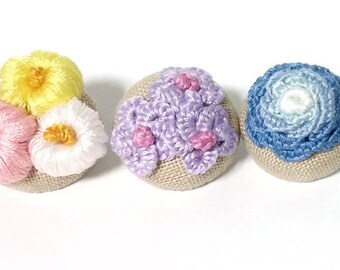 Set of 3 Stump Work Embroidery Fabric covered buttons, Lapel Pin Brooch, Magnet 25mm 1"