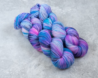 Chickadoodle - hand dyed sock yarn