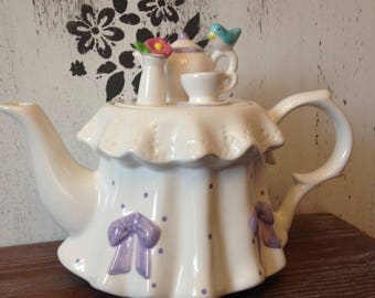 Ceramic Ruffled Lace Tea Pot