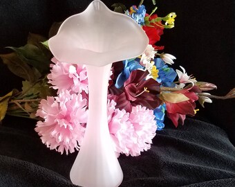 Art Deco-style vase with Jack-in-Pulpit Mouth