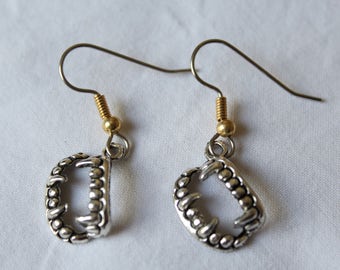 Short dangle earrings. "Fangs" vampire fangs
