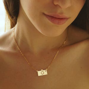 Gold Camera Necklace - Photography Jewelry - Dainty Necklace - Minimal Necklace - Layering Jewelry - Photographer Gift - Everyday Jewelry