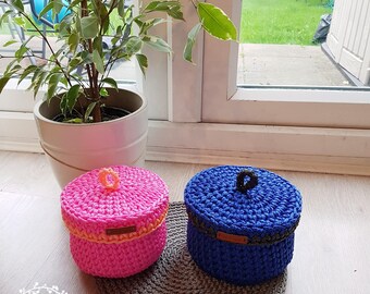 round basket with lid