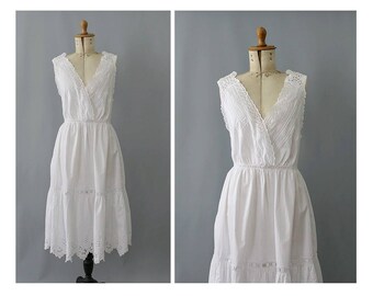 Antique french Night Gown white cotton eyelets / 1900s cotton Gown/ edwardian