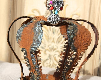 Embellished Metal crown, wedding crown, crown decor, Mediterranea Design Studio, rustic crown, crown cake topper, rusted metal, party decor