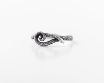 Snake Ring - Animal Ring - Sleeping Snake Jewelry - Tiny Ring - Reptile Lovers Gift
