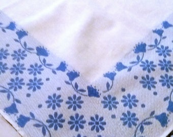 Vintage 40's - 50's Classic Blue and white Linen Table Cloth 48" X 52"