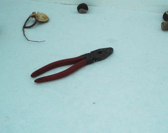 Vintage Pliers -Old Pliers - Vintage Nippers- Nail Puller- Old Nippers- Rusty Pliers-Cool Red Pliers-Vintage Garage Decor-Working Pliers
