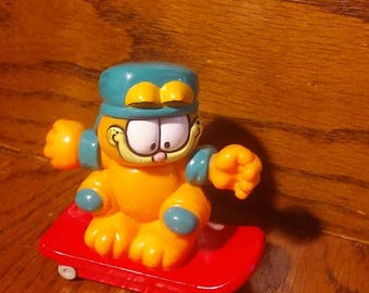 1999 garfield on a skateboard wind up toy