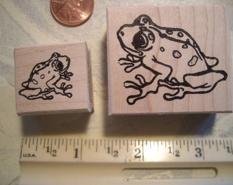 2 frogs, hoppy left & rt rubber stamp WOOD mounted scrapbooking rubber stamping