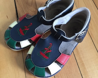 Vintage 1980s Boys Nautical Sailboat Summer Sandals! Size 10