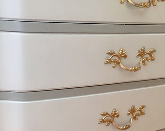 SOLD Vintage French Provincial Dresser