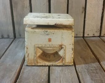 Antique Kitchen Scale, Old Kitchen Scale, Detecto Kitchen, Farmhouse Scale, Rusty Metal Scale, 24lbs Scale, Rustic Scale, Country Scale