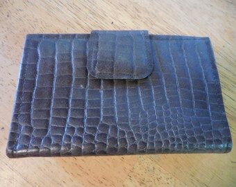 Vintage 1960s to 1970s Brown Women's Wallet Alligator Grain Cowhide Textured Kiss Lock Photo Holder