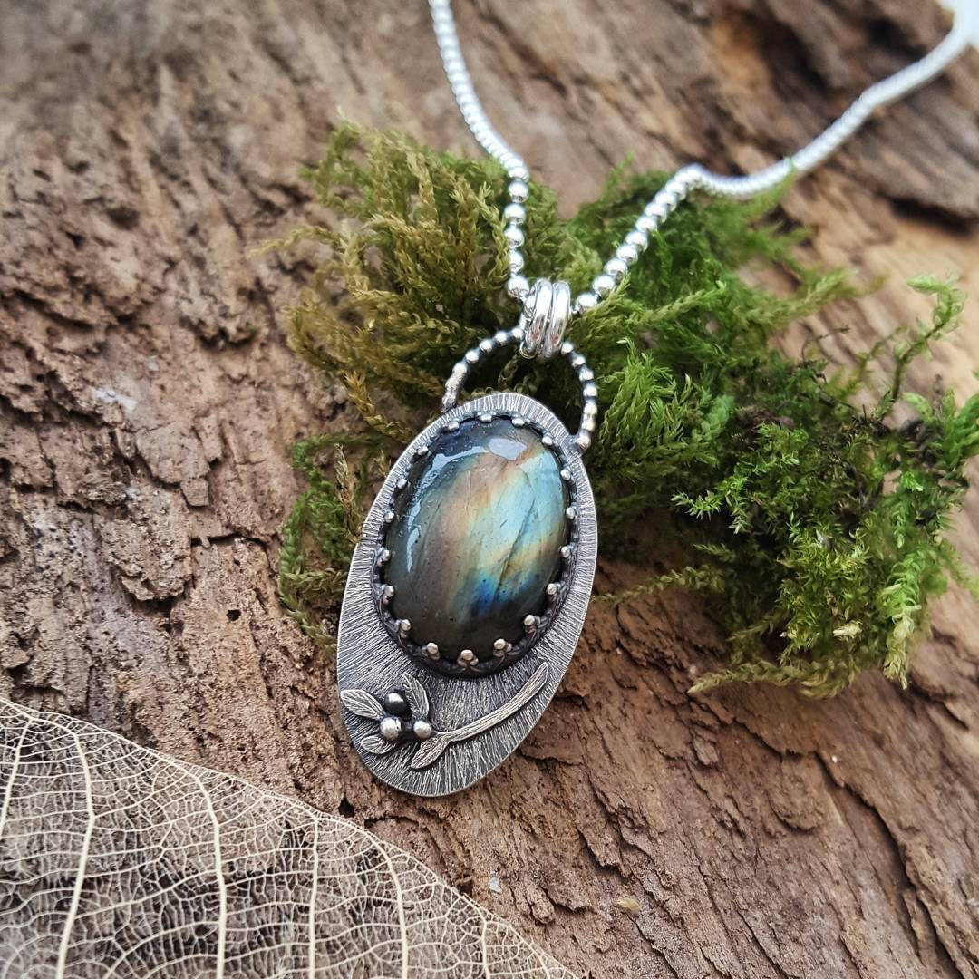 Labradorite pendant in sterling silver with leaf and berry