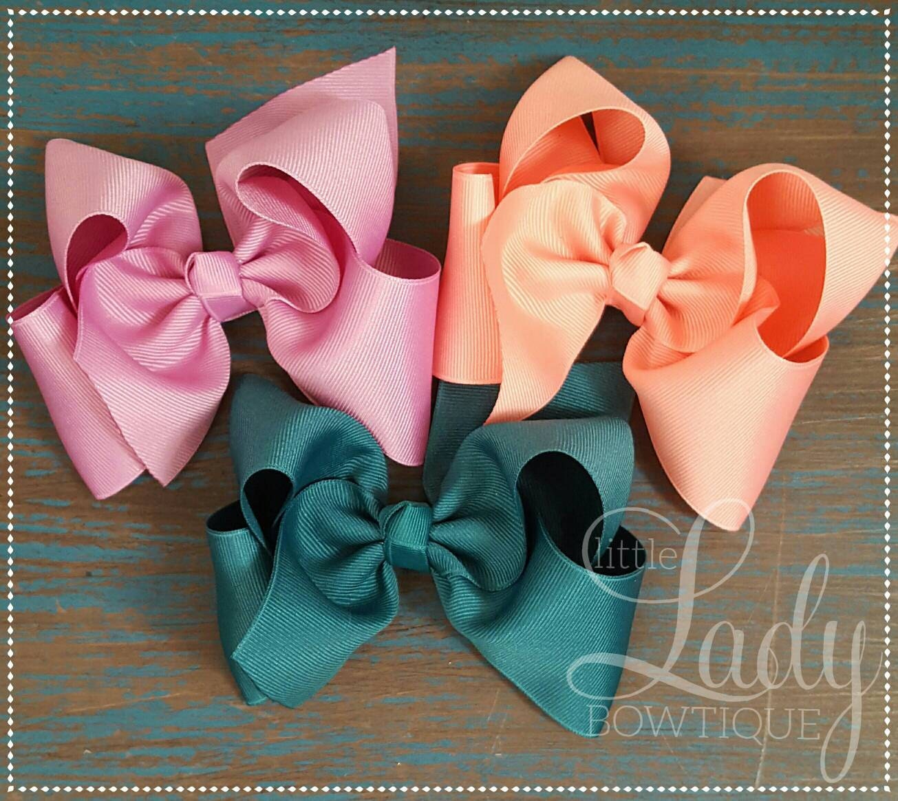 Medium hair bows made to match Matilda Jane once upon a time