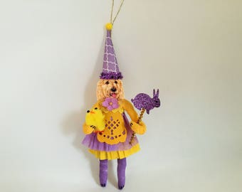 Labradoodle Ostern gesponnen Baumwolle Hund Vintage-Stil gesponnen Baumwolle Mädchen w/lila Hase & Küken 6,5" ornament