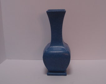 RumRill Pottery Vase, Empire Group, #686, 11" tall, Dutch Blue with White Stipple