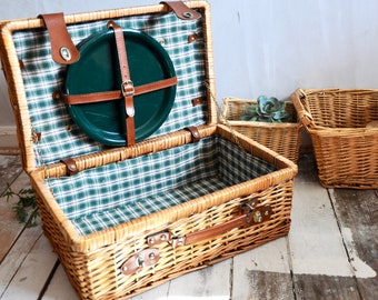 Vintage picnic basket, retro picnic basket, vintage picnic hamper - picnic trunk, boho, bohemian, wicker basket