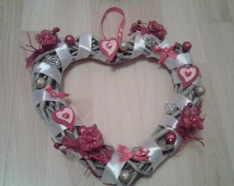 Crown, heart love Christmas ideal also for Valentine's day, a wedding or a couple, red and white room