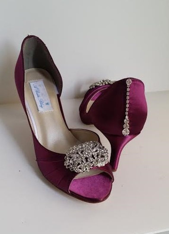 maroon wedding shoes for bride