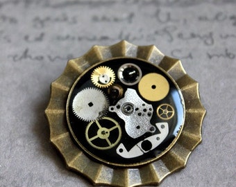 Brooch/pendant Bronze 3.5 cm Steampunk watch parts and resin